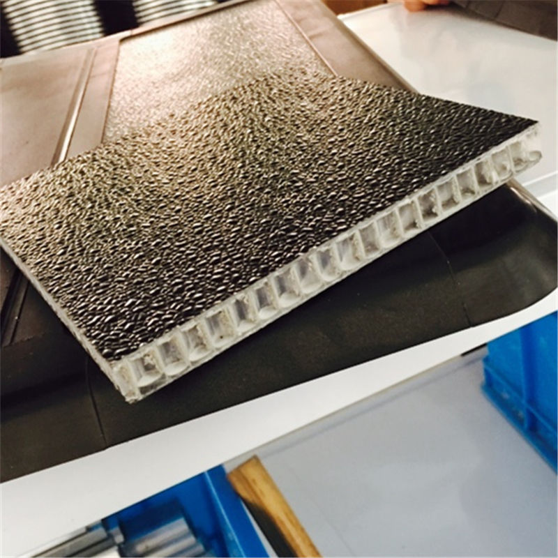 Painel de sanduíche gravado resistente UV do favo de mel de FRP para o assoalho do caminhão da tampa do Tonneau
